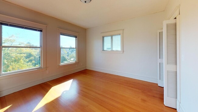 Photo - 806 N 48th St