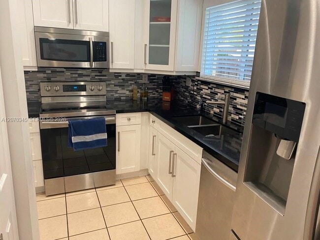 Photo - 2529 NE 41st Terrace Unit 1