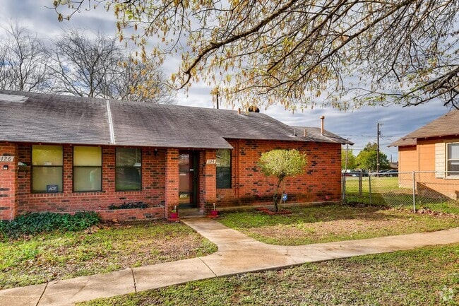 Building Photo - Highlands Rental
