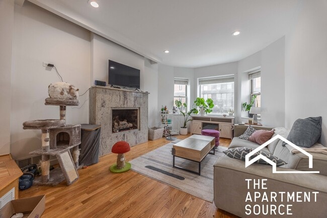 Building Photo - 1808 W Grand Ave Unit 3