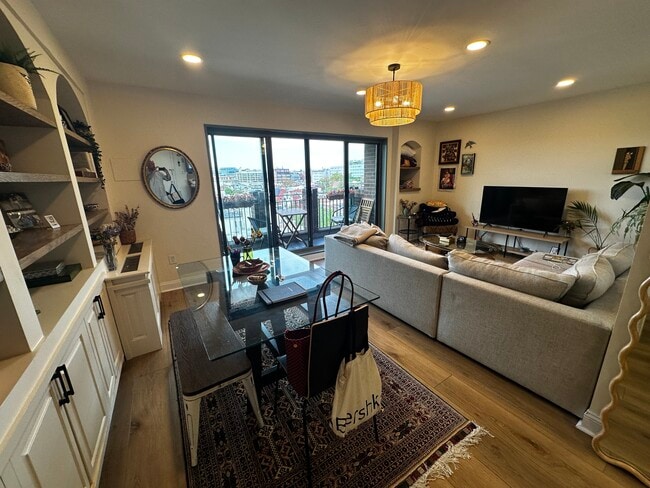 Photo - 1280 21st St NW Unidad #905