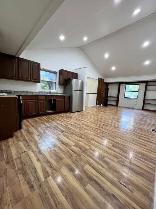 Photo - 2 Wildwood Trl