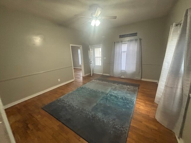 Photo - 1115 N Carlos Ave