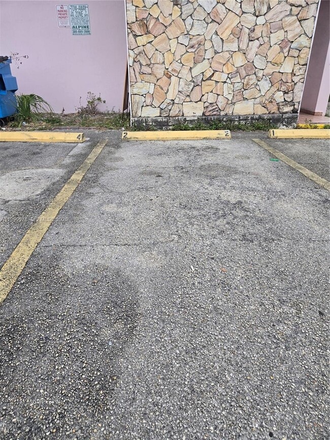 Photo - 15 W 9th St Unit 2