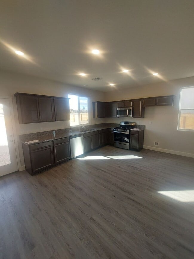 Photo - 755 Crimson Cir
