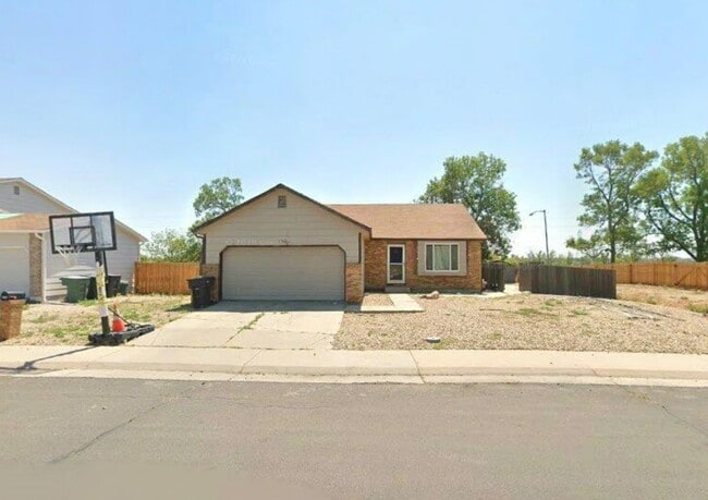 Building Photo - 9300 Clermont Dr