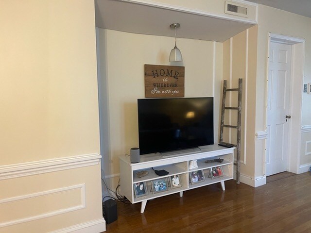 Great Room - 1515 E Market St