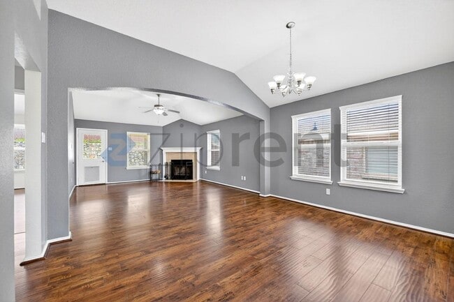 Photo - 916 Reveille Rd