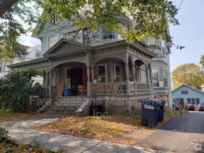 Building Photo - 41 S Willard St Rental