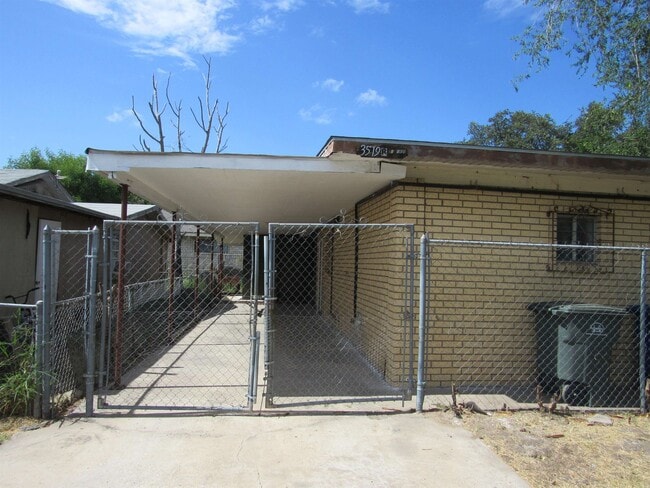 Building Photo - 3519 Flores Ave