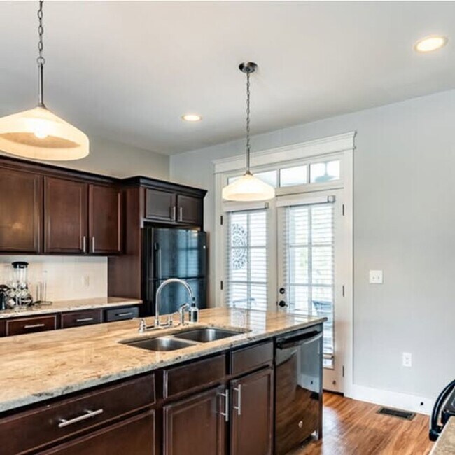 Photo - 1909 Convent Pl Unit C