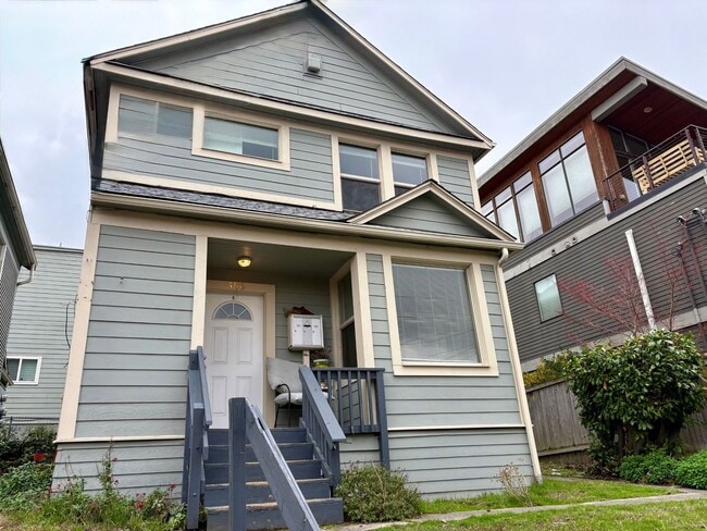 Building Photo - 556 Ward St Unit Upper