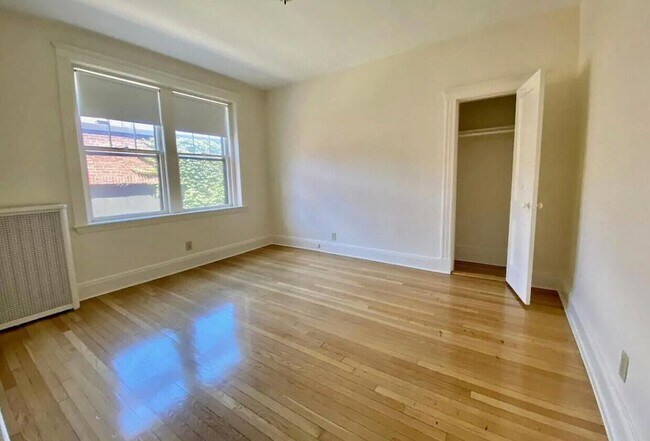 8 Alton Pl