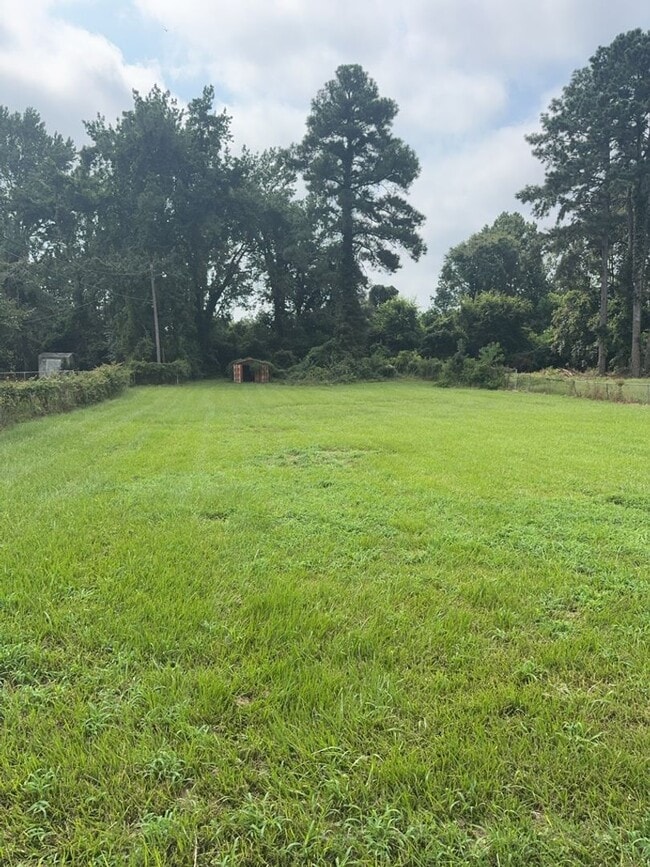 Photo - 3 bedroom Home- SECTION 8 ACCEPTED