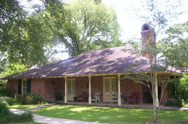 Photo - 2555 Hundred Oaks Ave Casa