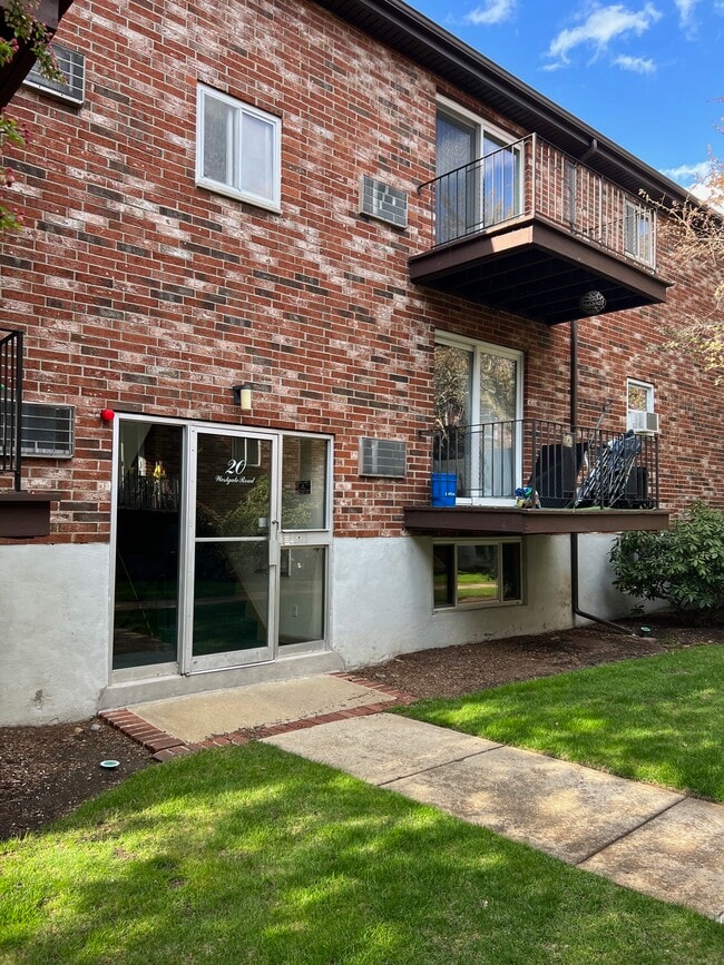 Building Photo - 20 Westgate Rd Unit 5 Rental