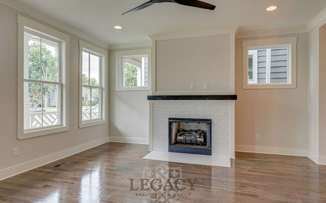 Photo - 600 45th Ave N