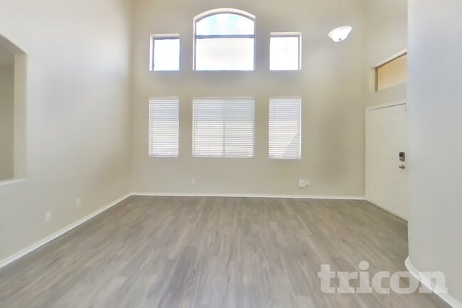10508 W Coronado Rd
