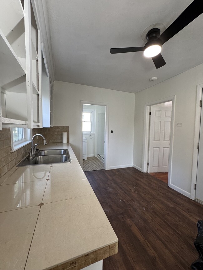 Photo - 36 School St Unidad 36 School #2