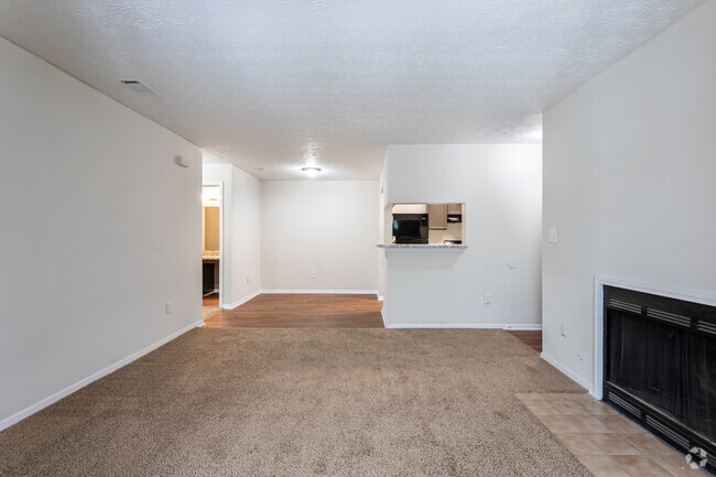 1BR, 1BA - 786 SF