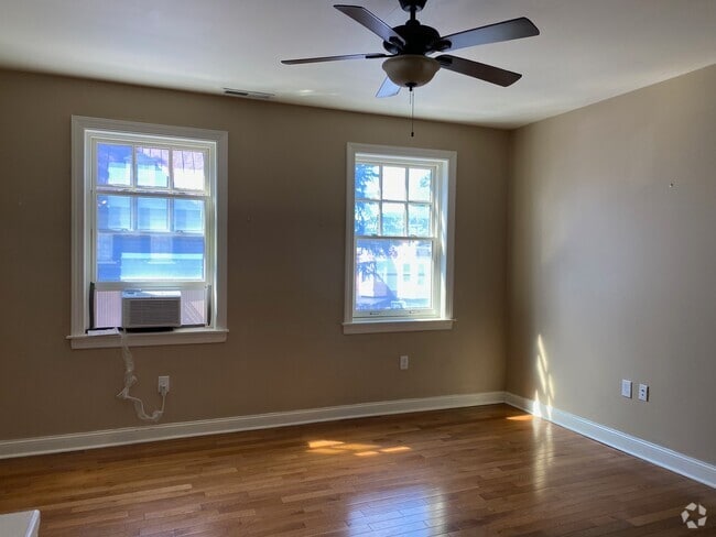 Building Photo - 6513 Germantown Ave Unit 2nd FL Rental