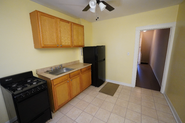 Photo - 629 N Highland Ave Apartment Unit B