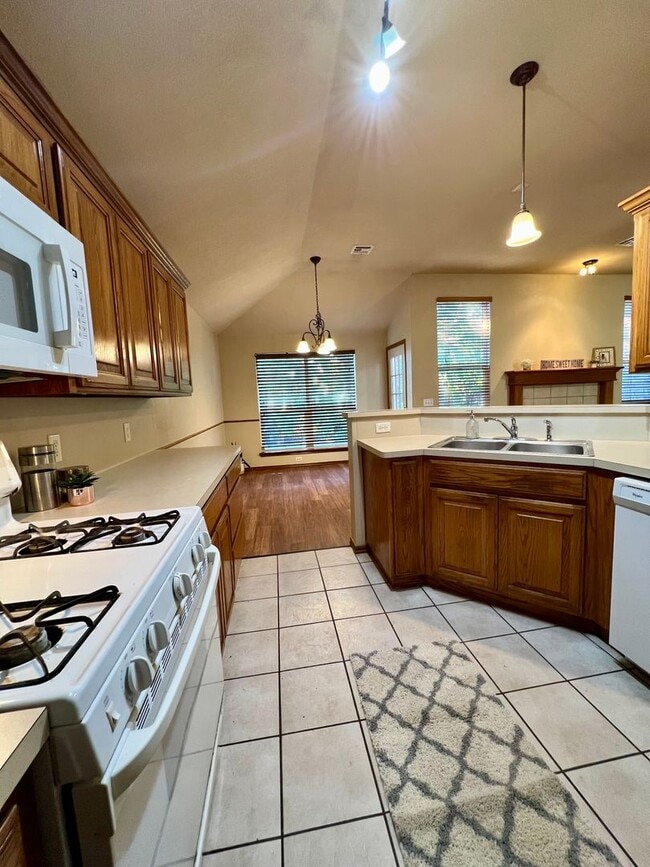Photo - Lovely Rental Home in Heatherwood Neighbor...