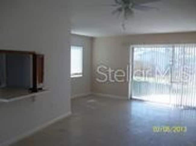 Photo - 2433 Deedra St