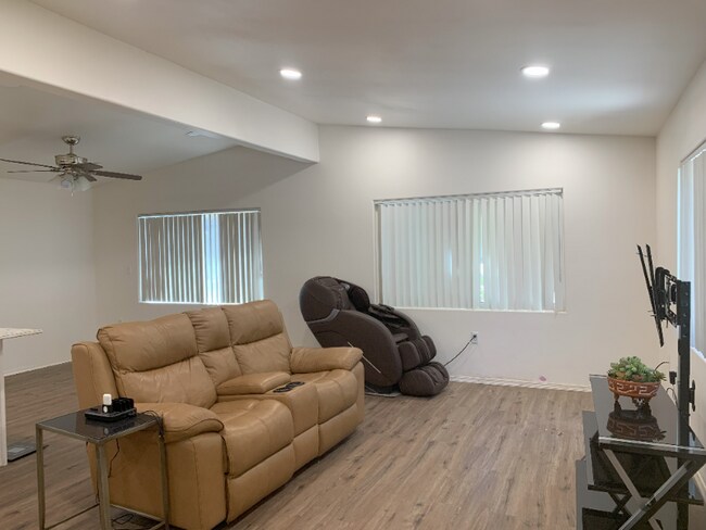 Photo - 685 Ocotillo Cir