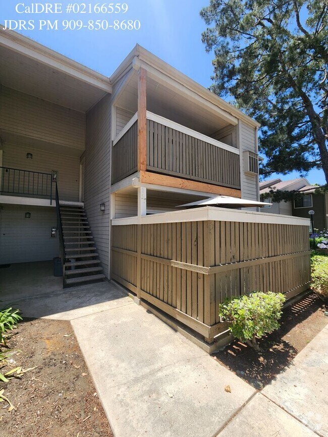 Building Photo - Ontario 2 Bedroom Condo