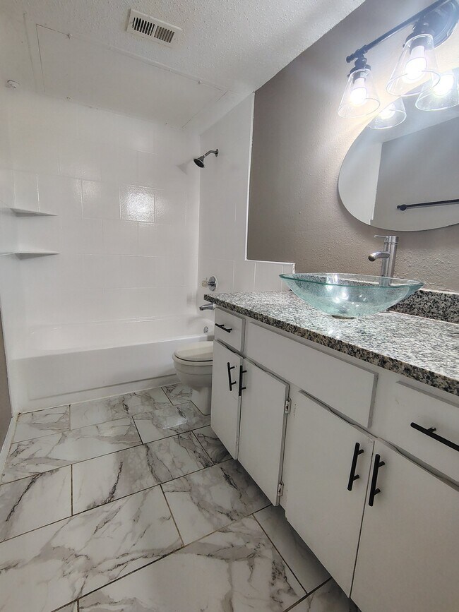 Photo - 412 Summit Ave Unidad 105