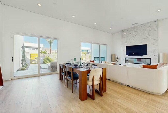 Photo - 3534 Ambassador Dr