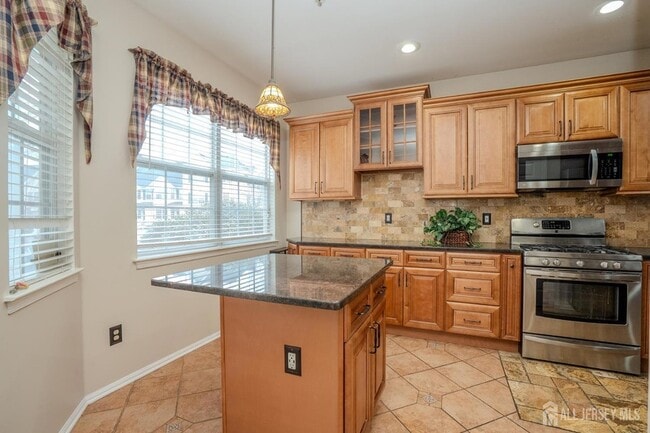 Photo - 1503 Blossom Cir