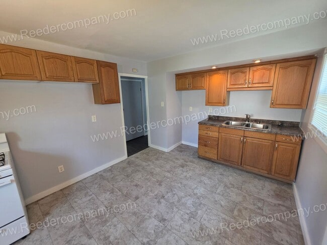 Photo - 7736 Beech Ave