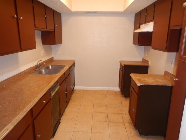 Photo - 2816 S Bartell Dr