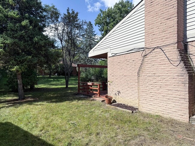 Photo - 2844 Renfrew St