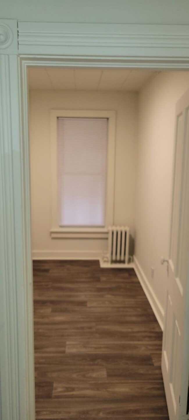 Photo - 1044 Memorial Ave Unit 1044 Memorial