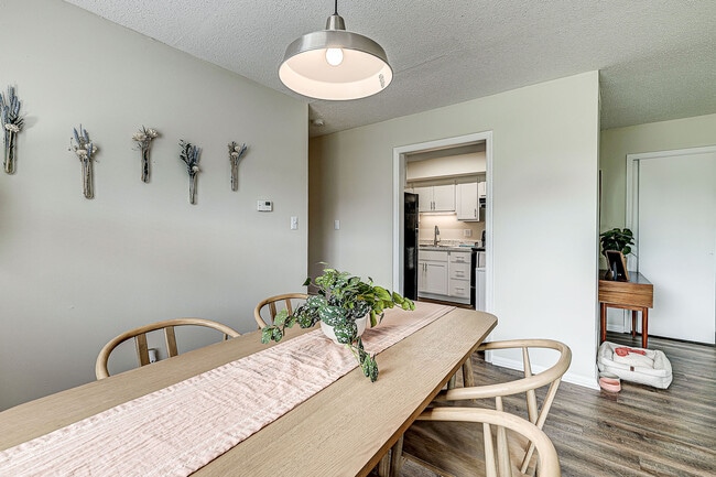 Photo - Stonehedge Apartments