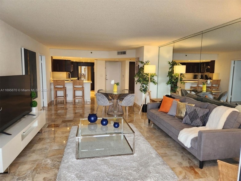 Photo - 1717 N Bayshore Dr