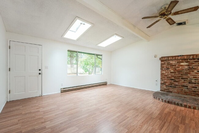 Photo - 6825 180th St SE