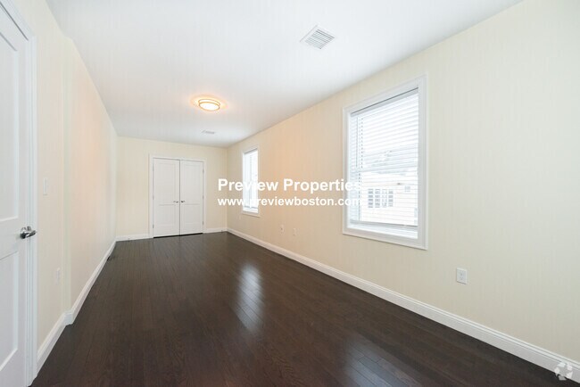 Building Photo - 10 Marion St Unit P Rental