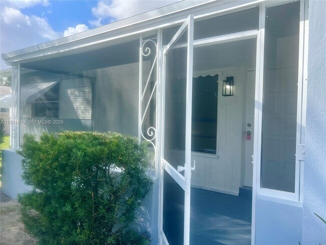 Photo - 931 NW 35th Ave