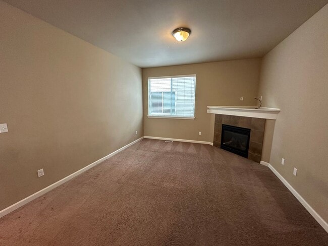 Photo - 1415 Grindstone Dr SE