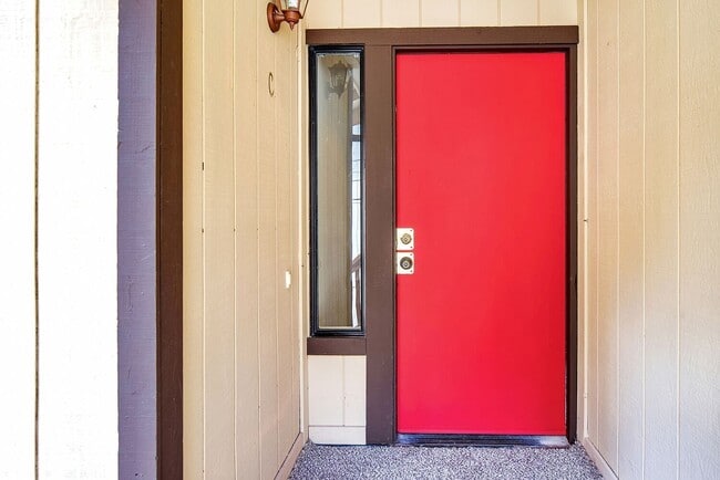 Photo - 070-03 Unit C