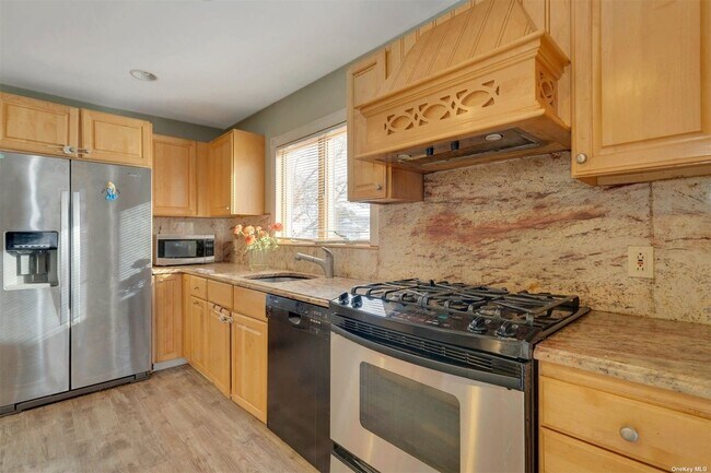 Photo - 1147 Bellmore Rd