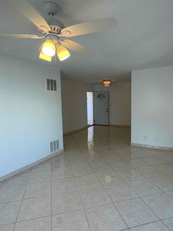 Photo - 933 6th St Unidad 9