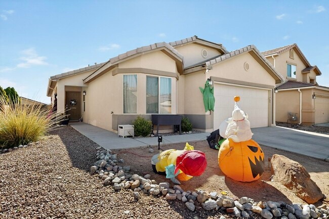 Photo - 680 Purple Aster Ave SW