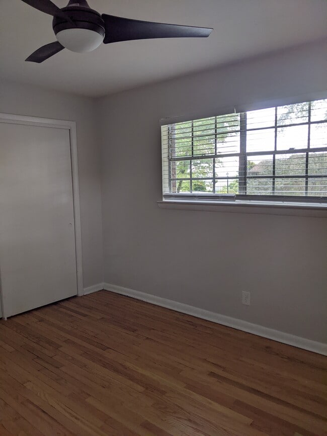 Photo - 319 Walsh Rd Unidad B