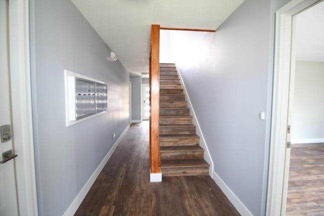 Photo - 6000 Metcalf Ln