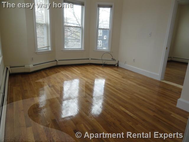 Building Photo - 38 Bond St Unit #3R